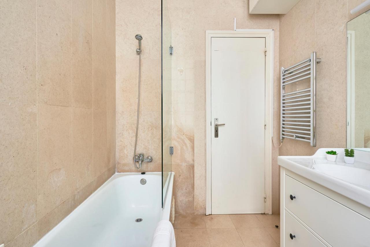 Spacious Apartment In The Perfect Lisbon Location, By Timecooler Экстерьер фото